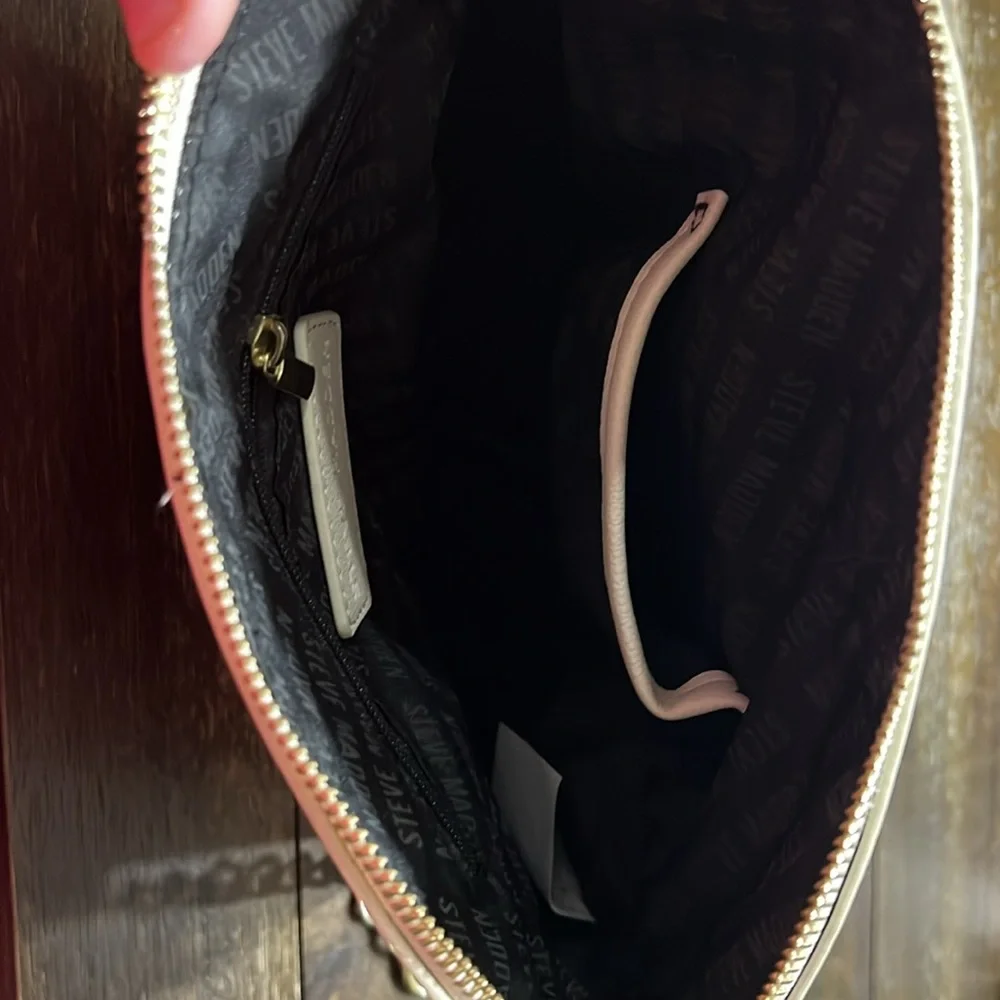 Steve Madden crossbody purse - Picture 3 of 3